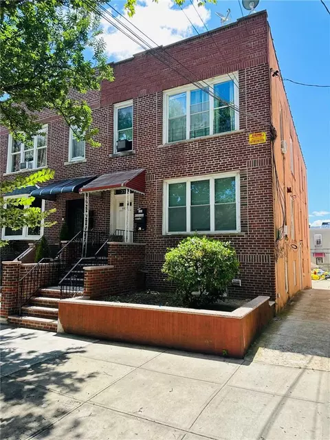 3307 Fish Ave, New York, NY 10469