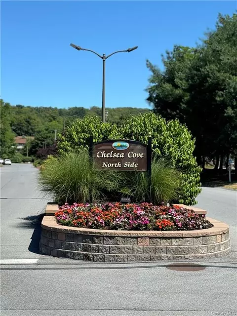 7302 Chelsea Cv N, Beekman, NY 12533