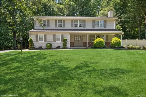 21 Tea Pl, Orangetown, NY 10983