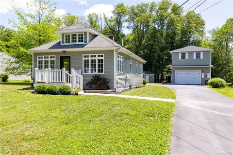 46 Haviland Rd, Hyde Park, NY 12538