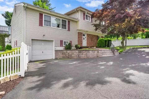 16 Francine Ct, Greenburgh, NY 10607