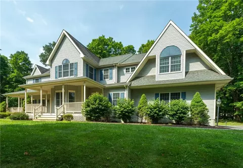 121 Old Oak Rd, Warwick, NY 10990