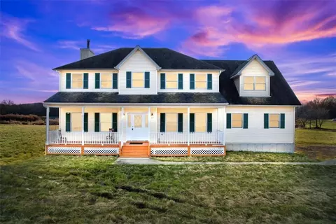 132 Gate Schoolhouse Rd, New Hampton, NY 10958