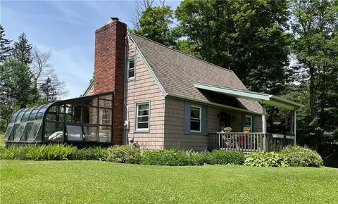 34 Hemlock Ln, Liberty, NY 12754