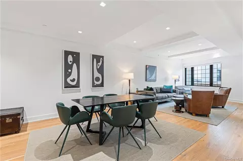 100 Pondfield Rd #2E, Bronxville, NY 10708