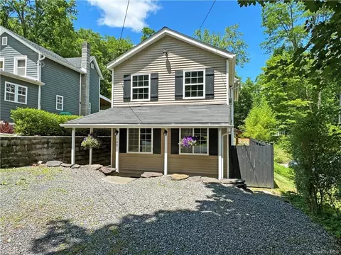 120 Canal St, Esopus, NY 12428
