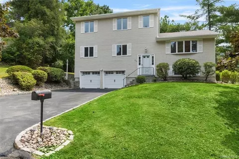 53 Oslo Dr, Yorktown, NY 10598