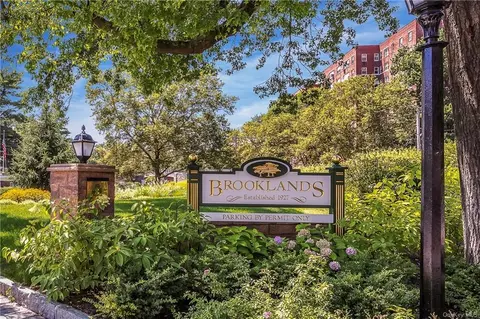 10 Brooklands #2E, Yonkers, NY 10708