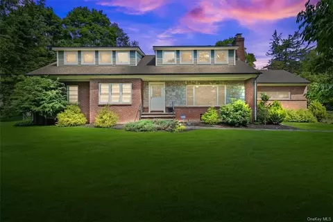 5 Howard St, New Paltz, NY 12561
