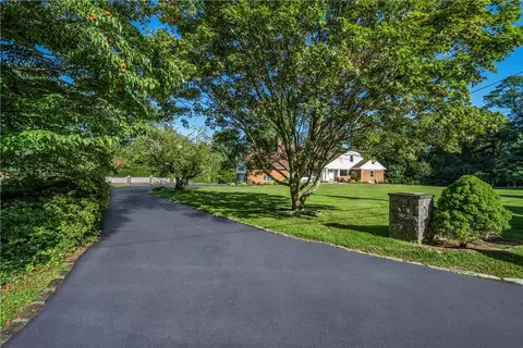 20 Topland Rd, Greenburgh, NY 10530