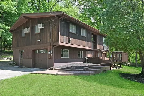 10 Roble Rd, Ramapo, NY 10901