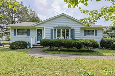 10 Lancer Dr, Newburgh, NY 12550