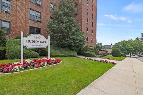 164 Church St #3F, New Rochelle, NY 10805