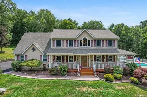 6 Jackson Ln, Hamptonburgh, NY 10916