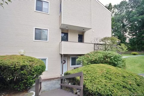 1201 Village Dr, Southeast, NY 10509