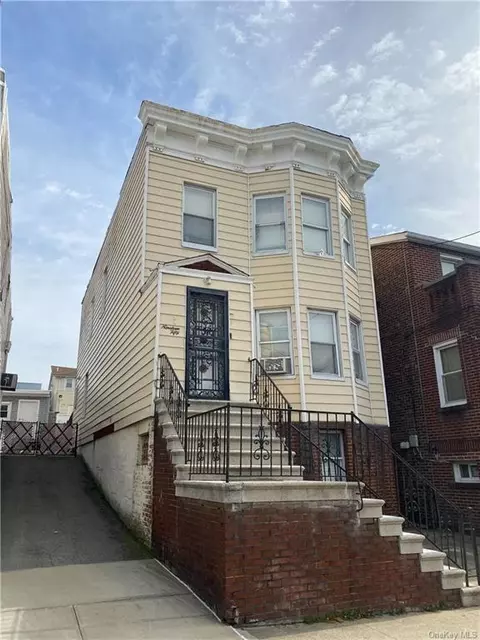 1950 Pilgrim Ave, New York, NY 10461