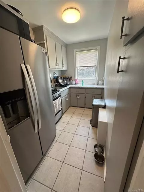 7 Burbank St #1B, Yonkers, NY 10710