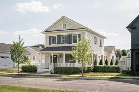 47 Old Farm Rd, Red Hook, NY 12571