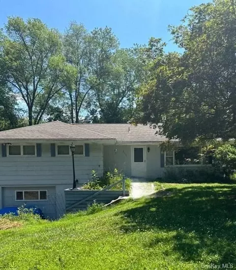 221 River Rd, Walden, NY 12586