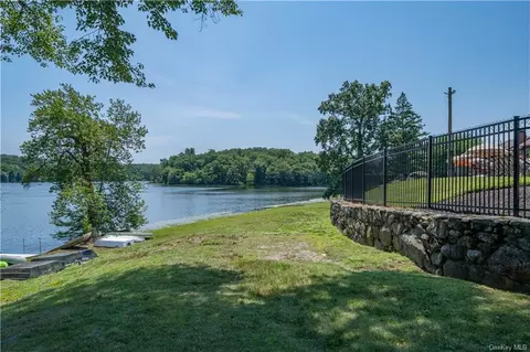 7 Kings Ct #D, Yorktown, NY 10547