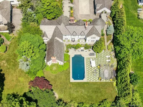 19 Park Dr S, Rye, NY 10580