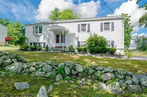 3303 Quinlan St, Yorktown, NY 10598
