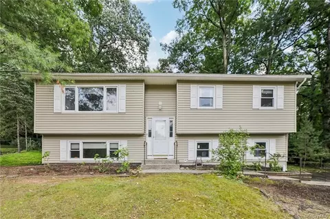 76 Branchville Rd, Clarkstown, NY 10989