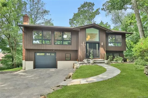 7 Summit Ter, Greenburgh, NY 10522