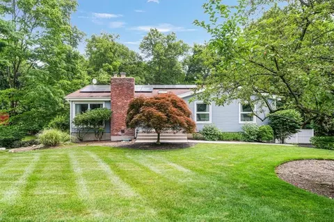 17 Scenic Vista Dr, Clarkstown, NY 10956