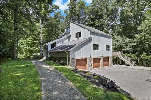 59 Indian Hill Rd, Pound Ridge, NY 10576