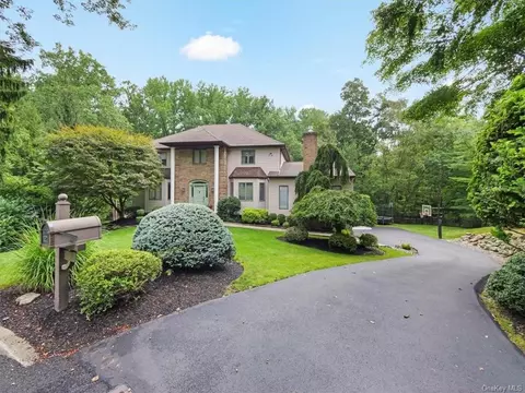 7 Alton Ct, Clarkstown, NY 10956