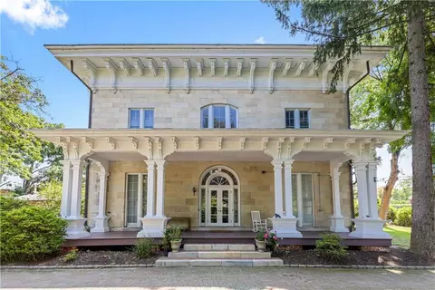 7 Lincoln Pl, Ossining, NY 10562
