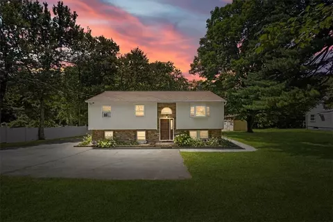 547 Fostertown Rd, Newburgh, NY 12550