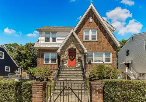 59 Bainton St, Yonkers, NY 10704