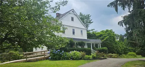93 Burlingham Rd, Crawford, NY 12566