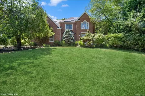 11 Birdie Dr, Ramapo, NY 10901