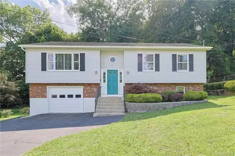 21 Hill Run Rd, Newburgh, NY 12550