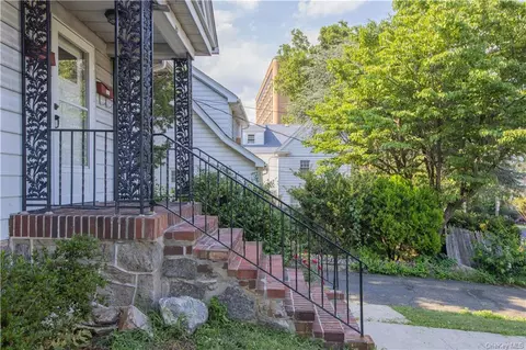 23 Hilltop Ave, New Rochelle, NY 10801