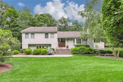 4 Sonia Ct, Ramapo, NY 10901