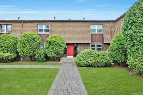 144 New Holland, Clarkstown, NY 10954