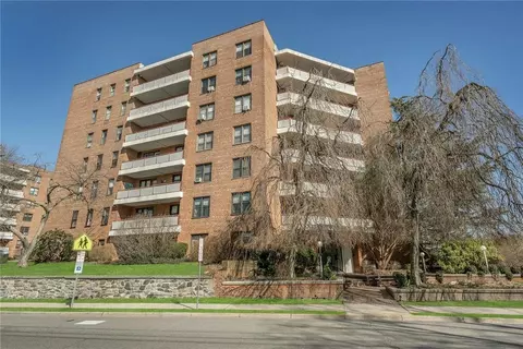 315 King St #5E, Port Chester, NY 10573