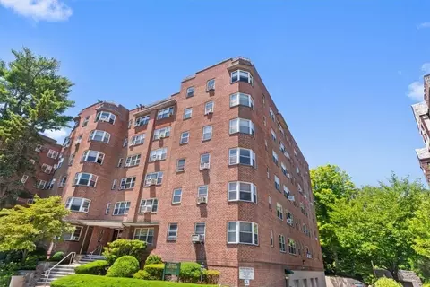 235 Garth Rd #A5A, Scarsdale, NY 10583