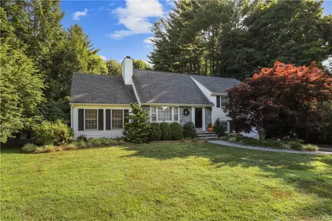 28 Jefferson Ln, Bedford, NY 10506