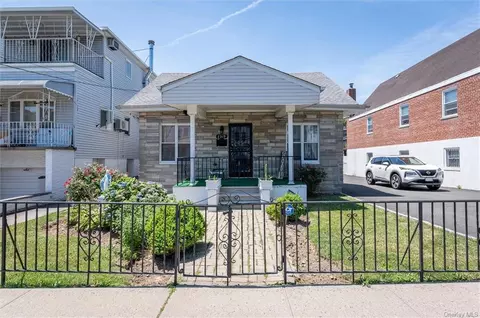 2319 Fish Ave, Bronx, NY 10469