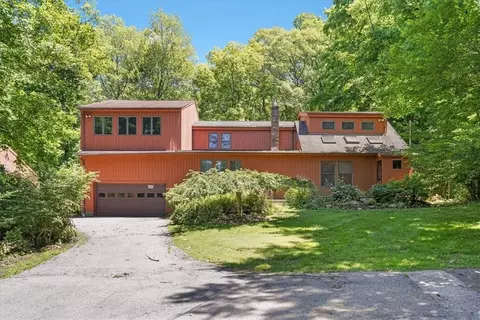 41 Osseo Park Rd, Monroe, NY 10950
