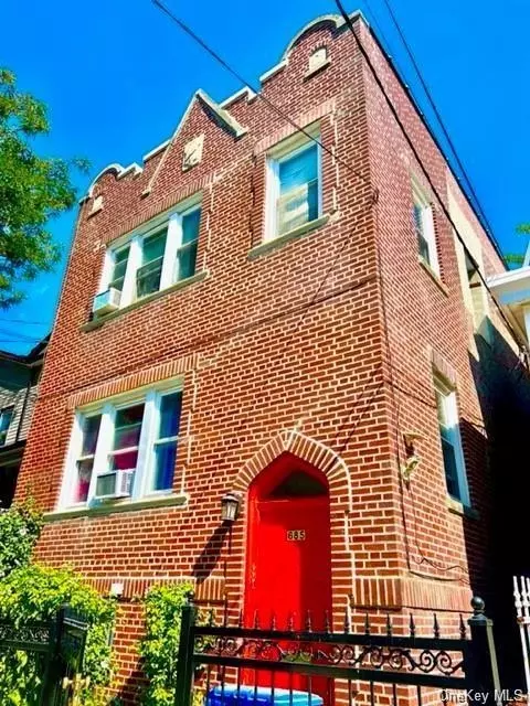 685 E 240th St, Bronx, NY 10470