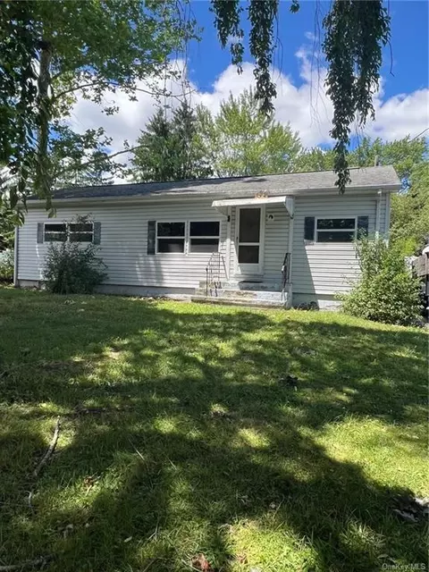 6 Washington Ave, Florida, NY 10921