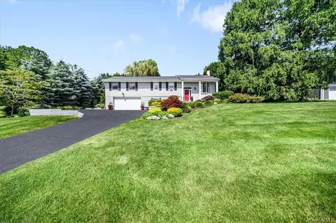 12 Trout Pl, Mahopac, NY 10541