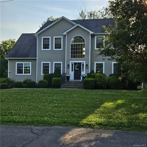 44 Mayer Dr, Lloyd, NY 12528