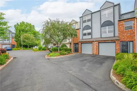 10 Milford Ct, Clarkstown, NY 10954